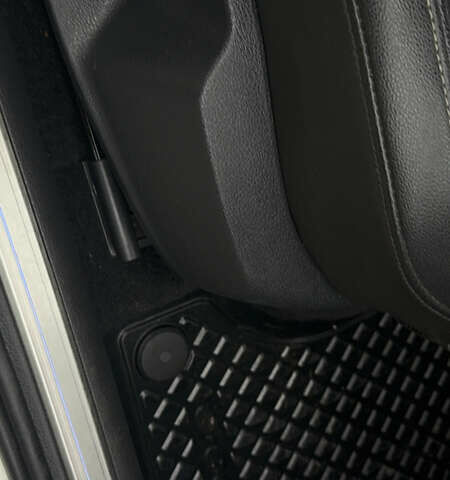 Белый Фольксваген e-Golf, объемом двигателя 0 л и пробегом 97 тыс. км за 11555 $, фото 32 на Automoto.ua