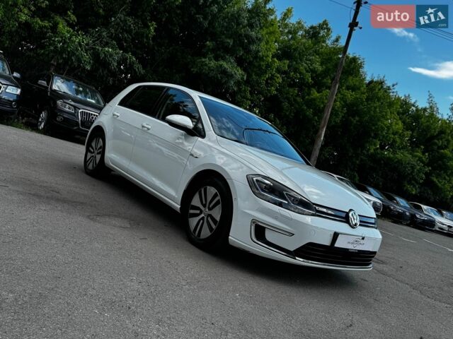Білий Фольксваген e-Golf, об'ємом двигуна 0 л та пробігом 119 тис. км за 12800 $, фото 4 на Automoto.ua