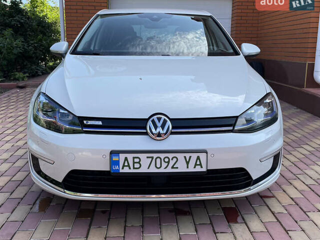 Белый Фольксваген e-Golf, объемом двигателя 0 л и пробегом 90 тыс. км за 14699 $, фото 7 на Automoto.ua