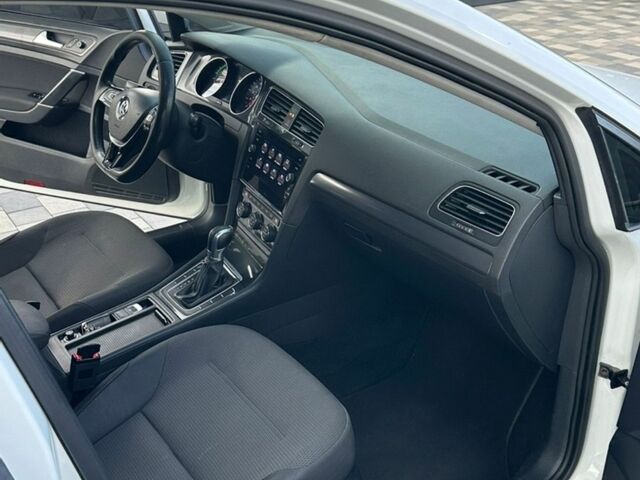 Білий Фольксваген e-Golf, об'ємом двигуна 0 л та пробігом 173 тис. км за 12499 $, фото 7 на Automoto.ua