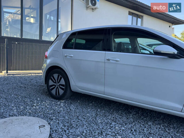 Білий Фольксваген e-Golf, об'ємом двигуна 0 л та пробігом 197 тис. км за 11999 $, фото 4 на Automoto.ua