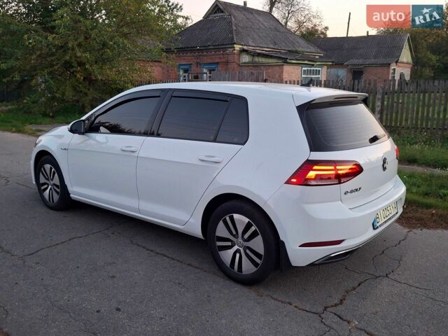 Белый Фольксваген e-Golf, объемом двигателя 0 л и пробегом 125 тыс. км за 11950 $, фото 7 на Automoto.ua