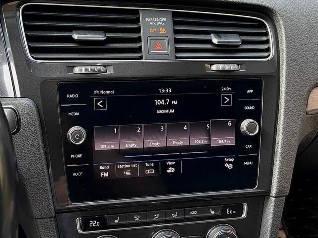 Белый Фольксваген e-Golf, объемом двигателя 0 л и пробегом 116 тыс. км за 12100 $, фото 23 на Automoto.ua