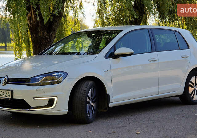 Білий Фольксваген e-Golf, об'ємом двигуна 0 л та пробігом 127 тис. км за 13100 $, фото 11 на Automoto.ua