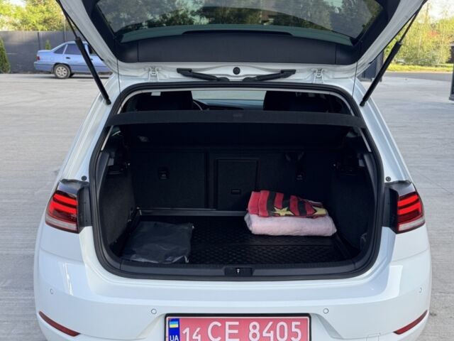 Белый Фольксваген e-Golf, объемом двигателя 0 л и пробегом 120 тыс. км за 13593 $, фото 15 на Automoto.ua