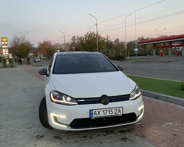 Белый Фольксваген e-Golf, объемом двигателя 0 л и пробегом 172 тыс. км за 14500 $, фото 3 на Automoto.ua