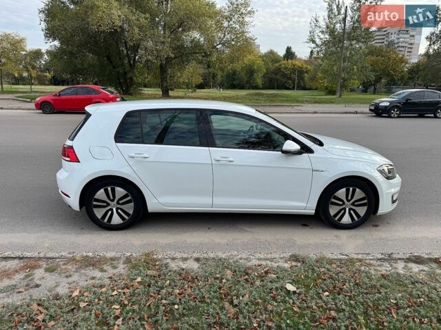 Белый Фольксваген e-Golf, объемом двигателя 0 л и пробегом 156 тыс. км за 13700 $, фото 1 на Automoto.ua