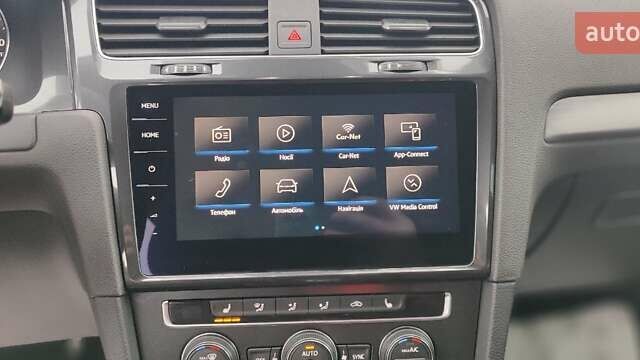 Белый Фольксваген e-Golf, объемом двигателя 0 л и пробегом 89 тыс. км за 12999 $, фото 15 на Automoto.ua
