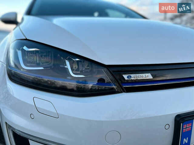 Белый Фольксваген e-Golf, объемом двигателя 0 л и пробегом 70 тыс. км за 5600 $, фото 4 на Automoto.ua