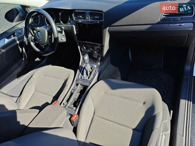 Білий Фольксваген e-Golf, об'ємом двигуна 0 л та пробігом 96 тис. км за 13150 $, фото 14 на Automoto.ua