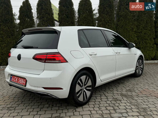 Белый Фольксваген e-Golf, объемом двигателя 0 л и пробегом 97 тыс. км за 11555 $, фото 16 на Automoto.ua