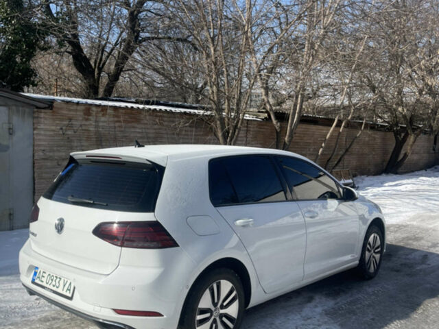 Белый Фольксваген e-Golf, объемом двигателя 0 л и пробегом 167 тыс. км за 12500 $, фото 1 на Automoto.ua