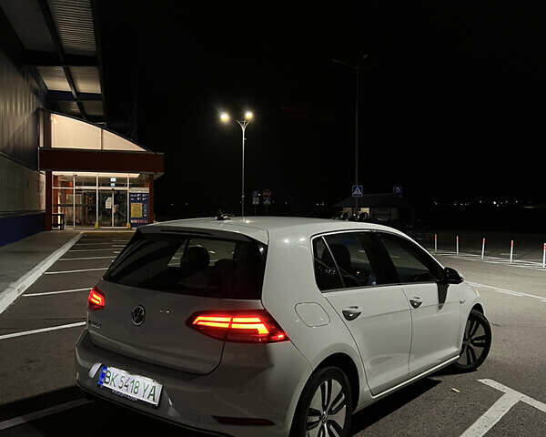 Білий Фольксваген e-Golf, об'ємом двигуна 0 л та пробігом 248 тис. км за 9500 $, фото 5 на Automoto.ua