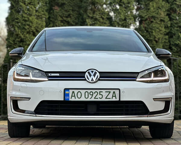 Білий Фольксваген e-Golf, об'ємом двигуна 0 л та пробігом 89 тис. км за 16999 $, фото 5 на Automoto.ua