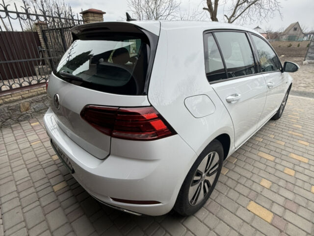 Білий Фольксваген e-Golf, об'ємом двигуна 0 л та пробігом 37 тис. км за 12900 $, фото 7 на Automoto.ua