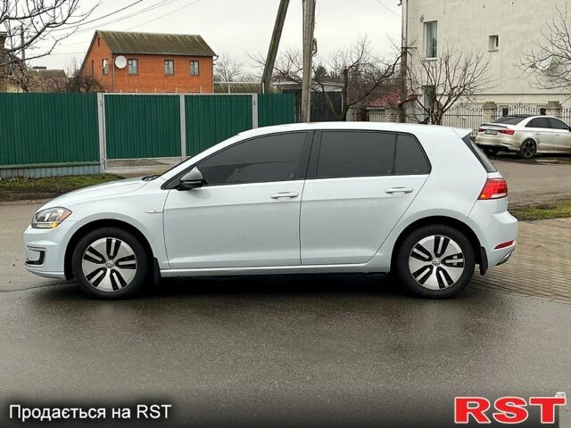 Белый Фольксваген e-Golf, объемом двигателя 0 л и пробегом 142 тыс. км за 12800 $, фото 7 на Automoto.ua