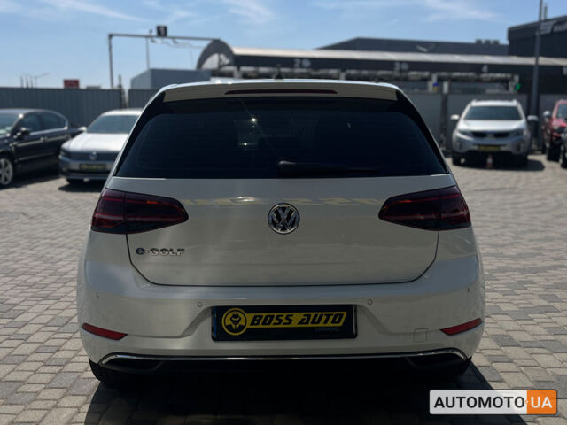 Белый Фольксваген e-Golf, объемом двигателя 36 л и пробегом 118 тыс. км за 15500 $, фото 5 на Automoto.ua