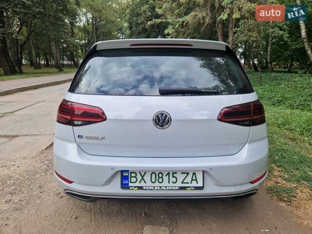Белый Фольксваген e-Golf, объемом двигателя 0 л и пробегом 97 тыс. км за 12950 $, фото 20 на Automoto.ua