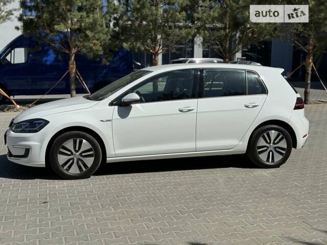 Белый Фольксваген e-Golf, объемом двигателя 0 л и пробегом 77 тыс. км за 13950 $, фото 3 на Automoto.ua