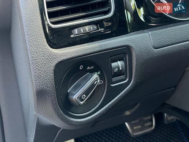 Білий Фольксваген e-Golf, об'ємом двигуна 0 л та пробігом 110 тис. км за 13530 $, фото 25 на Automoto.ua