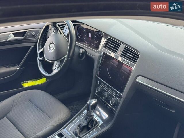 Білий Фольксваген e-Golf, об'ємом двигуна 0 л та пробігом 100 тис. км за 12000 $, фото 6 на Automoto.ua