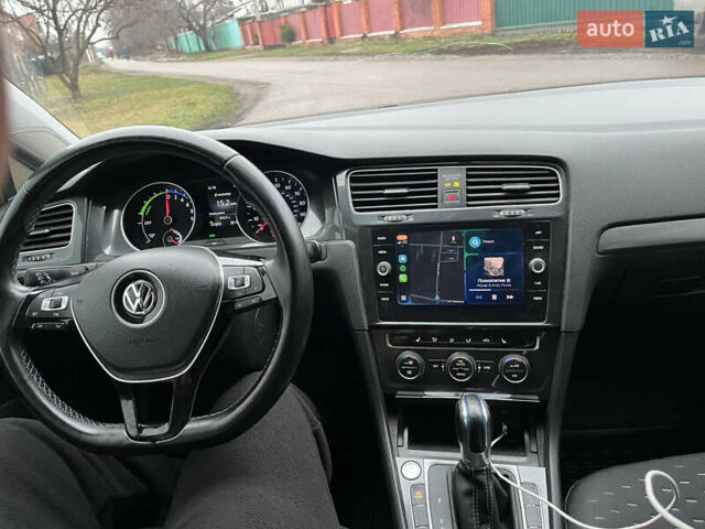 Белый Фольксваген e-Golf, объемом двигателя 0 л и пробегом 142 тыс. км за 12500 $, фото 14 на Automoto.ua