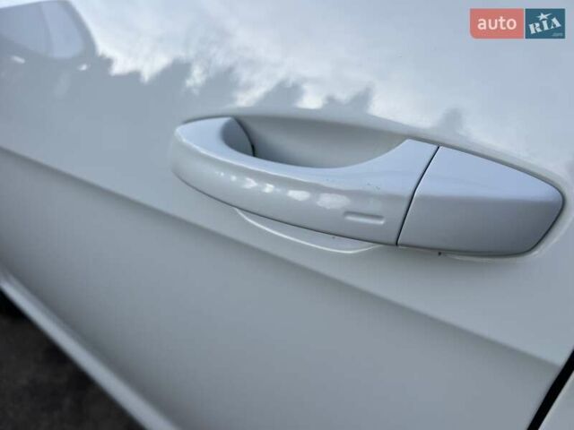 Белый Фольксваген e-Golf, объемом двигателя 0 л и пробегом 129 тыс. км за 11950 $, фото 29 на Automoto.ua