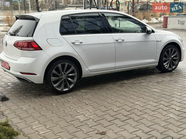 Белый Фольксваген e-Golf, объемом двигателя 0 л и пробегом 137 тыс. км за 12500 $, фото 12 на Automoto.ua