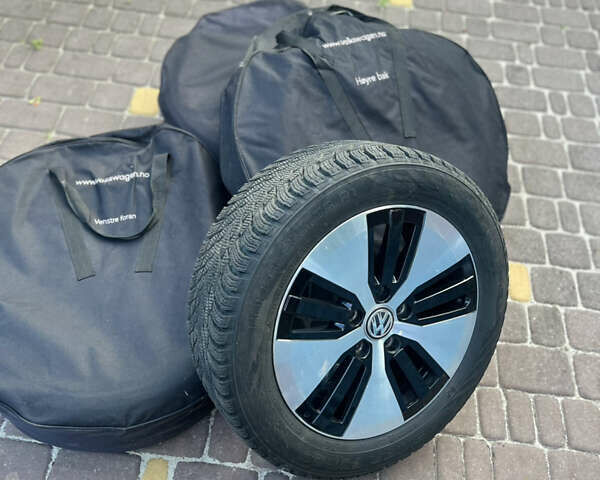 Білий Фольксваген e-Golf, об'ємом двигуна 0 л та пробігом 74 тис. км за 15200 $, фото 34 на Automoto.ua