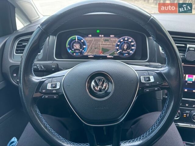Білий Фольксваген e-Golf, об'ємом двигуна 0 л та пробігом 129 тис. км за 14500 $, фото 14 на Automoto.ua