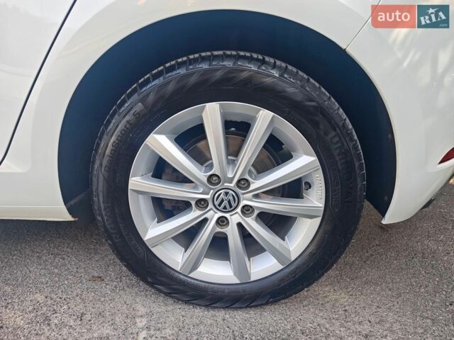 Білий Фольксваген e-Golf, об'ємом двигуна 0 л та пробігом 61 тис. км за 13450 $, фото 22 на Automoto.ua