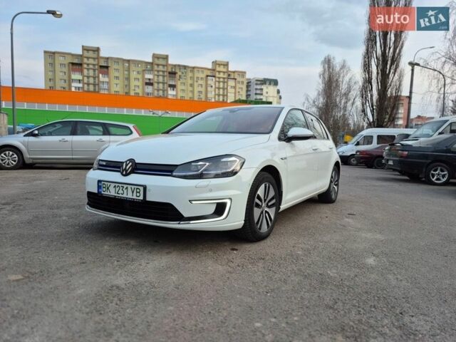 Белый Фольксваген e-Golf, объемом двигателя 0 л и пробегом 146 тыс. км за 13500 $, фото 3 на Automoto.ua
