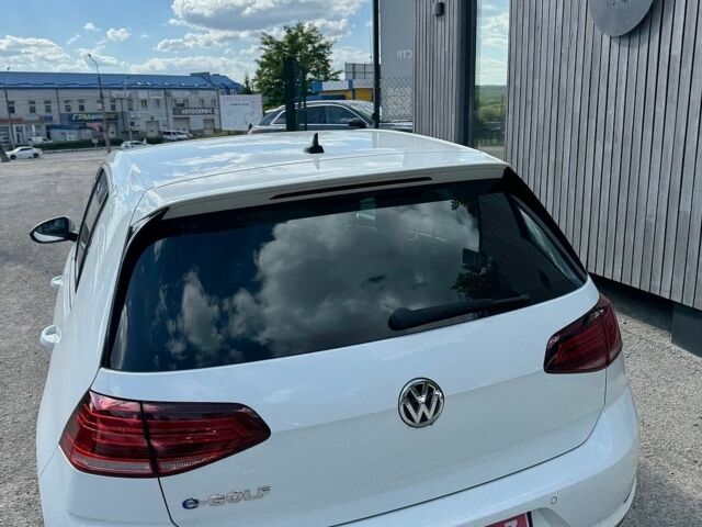 Белый Фольксваген e-Golf, объемом двигателя 0 л и пробегом 165 тыс. км за 12000 $, фото 7 на Automoto.ua
