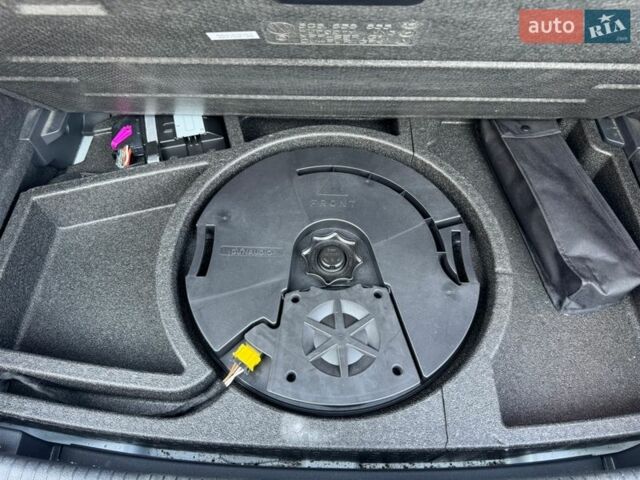 Белый Фольксваген e-Golf, объемом двигателя 0 л и пробегом 115 тыс. км за 13500 $, фото 40 на Automoto.ua