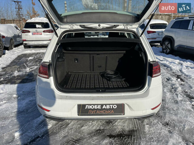 Белый Фольксваген e-Golf, объемом двигателя 0 л и пробегом 56 тыс. км за 11600 $, фото 29 на Automoto.ua