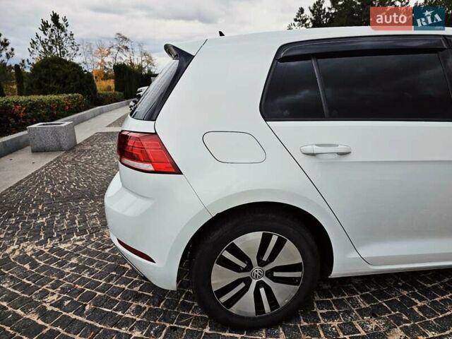 Белый Фольксваген e-Golf, объемом двигателя 0 л и пробегом 101 тыс. км за 12499 $, фото 5 на Automoto.ua