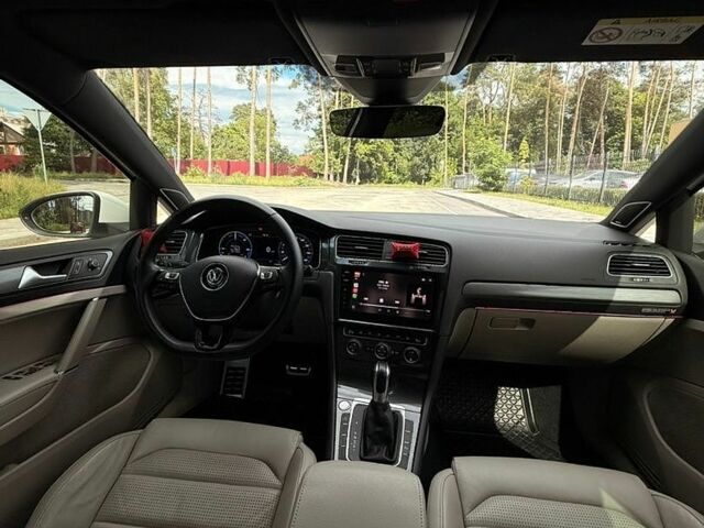 Белый Фольксваген e-Golf, объемом двигателя 0 л и пробегом 116 тыс. км за 14100 $, фото 18 на Automoto.ua
