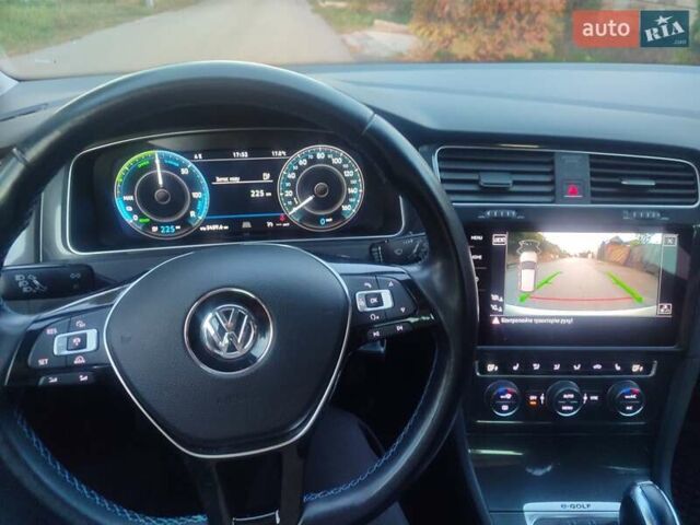 Белый Фольксваген e-Golf, объемом двигателя 0 л и пробегом 142 тыс. км за 12950 $, фото 10 на Automoto.ua