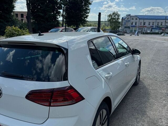 Белый Фольксваген e-Golf, объемом двигателя 0 л и пробегом 165 тыс. км за 12000 $, фото 8 на Automoto.ua