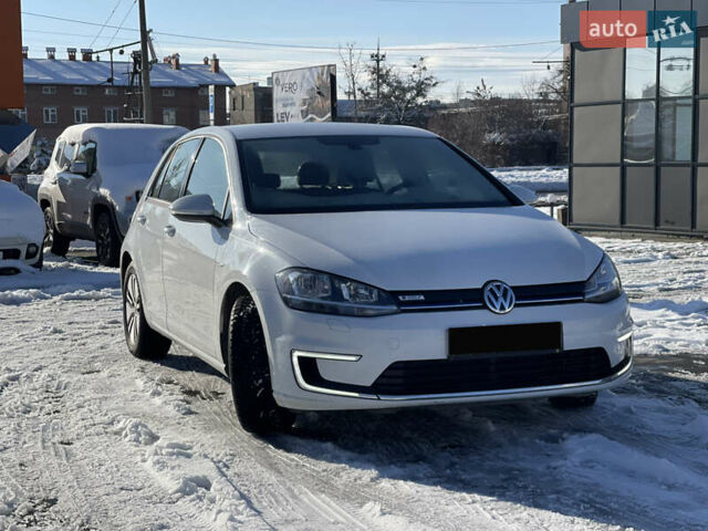 Белый Фольксваген e-Golf, объемом двигателя 0 л и пробегом 56 тыс. км за 11600 $, фото 2 на Automoto.ua