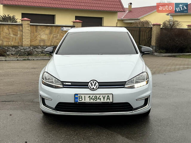 Белый Фольксваген e-Golf, объемом двигателя 0 л и пробегом 142 тыс. км за 12500 $, фото 4 на Automoto.ua