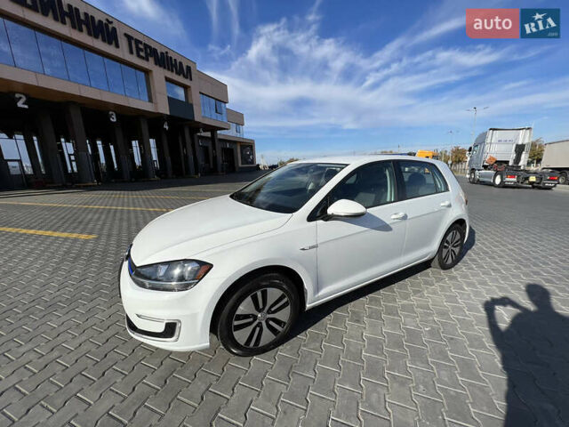 Белый Фольксваген e-Golf, объемом двигателя 0 л и пробегом 55 тыс. км за 12399 $, фото 1 на Automoto.ua