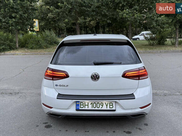 Білий Фольксваген e-Golf, об'ємом двигуна 0 л та пробігом 130 тис. км за 12300 $, фото 4 на Automoto.ua