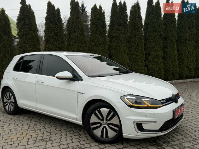 Белый Фольксваген e-Golf, объемом двигателя 0 л и пробегом 97 тыс. км за 11555 $, фото 13 на Automoto.ua