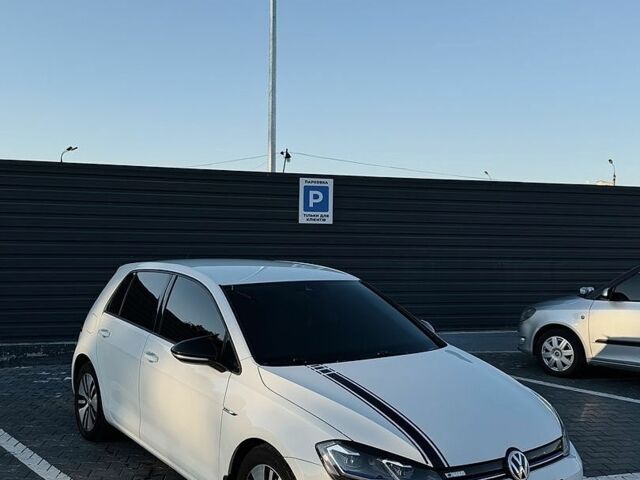 Белый Фольксваген e-Golf, объемом двигателя 0 л и пробегом 132 тыс. км за 12300 $, фото 2 на Automoto.ua