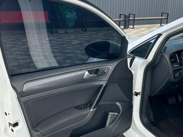 Білий Фольксваген e-Golf, об'ємом двигуна 0 л та пробігом 173 тис. км за 12499 $, фото 8 на Automoto.ua