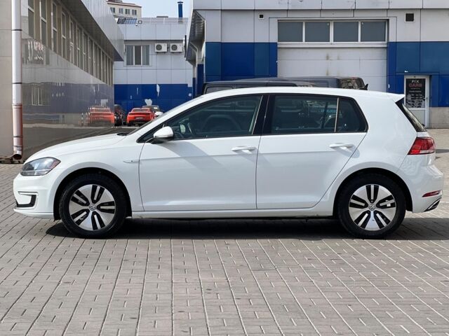 Белый Фольксваген e-Golf, объемом двигателя 0 л и пробегом 33 тыс. км за 16490 $, фото 7 на Automoto.ua