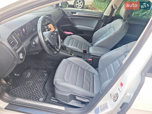 Білий Фольксваген e-Golf, об'ємом двигуна 0 л та пробігом 61 тис. км за 13450 $, фото 2 на Automoto.ua