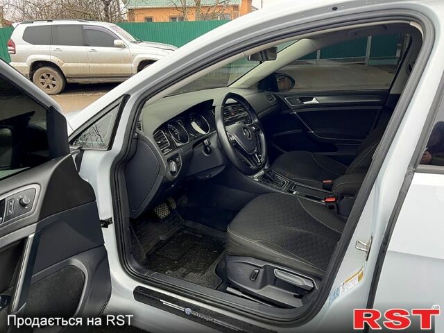 Білий Фольксваген e-Golf, об'ємом двигуна 0 л та пробігом 142 тис. км за 12800 $, фото 9 на Automoto.ua