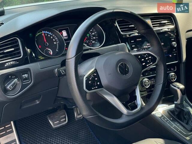 Білий Фольксваген e-Golf, об'ємом двигуна 0 л та пробігом 110 тис. км за 13530 $, фото 23 на Automoto.ua